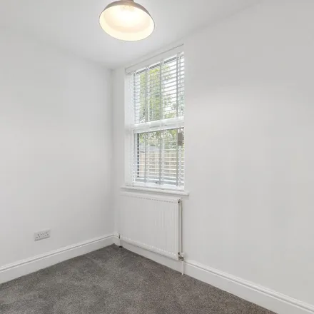 Image 3 - St. Mary's Road, London, SE25 6UP, United Kingdom - Apartment for rent