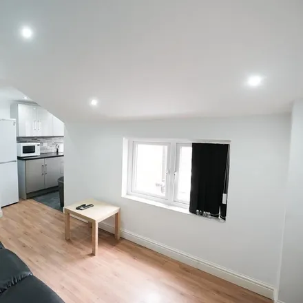 Rent this 3 bed apartment on Holland House in 4 Mount Street, Preston