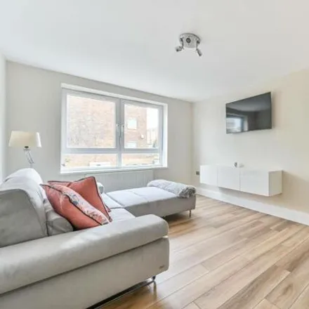 Buy this 1 bed apartment on 162 Lavender Hill in London, SW11 5TQ