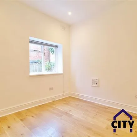 Image 5 - Rathcoole Avenue, London, N8 9LY, United Kingdom - Apartment for rent