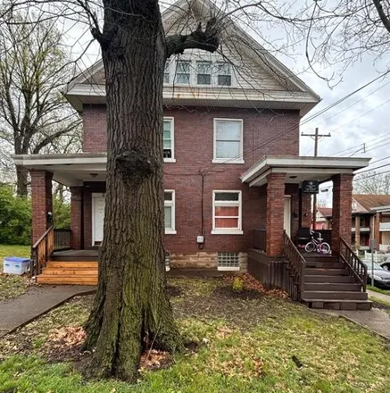 Buy this studio house on 212 Kinsey Avenue in Cincinnati, OH 45219