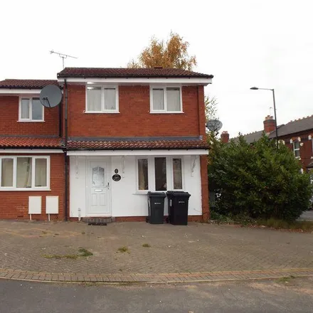 Rent this 6 bed house on 90 Heeley Road in Selly Oak, B29 6EZ
