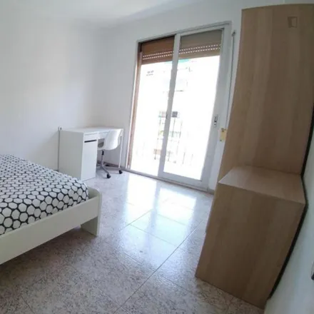 Rent this 3 bed apartment on Carrer de Ramiro de Maeztu in 40, 46022 Valencia