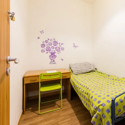 Rent this 9 bed room on RomeTown B&B in Via dei Savorelli, 103