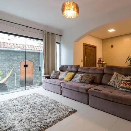 Rent this 3 bed house on Rua Santa Izabel 703 in Vila Augusta, Guarulhos - SP