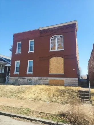 Buy this studio house on 4138 Iowa Ave in Saint Louis, Missouri