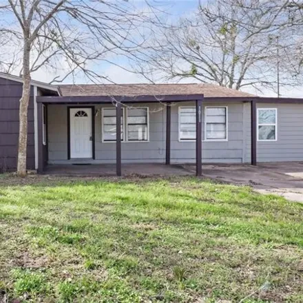 Buy this 4 bed house on 1037 West 10th Street in Freeport, TX 77541