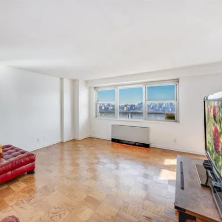 Image 4 - The Versailles, John F. Kennedy Boulevard East, West New York, NJ 07093, USA - Condo for sale