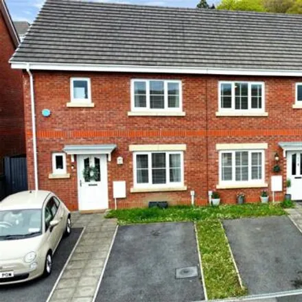 Buy this 3 bed duplex on unnamed road in Pontardawe, SA8 4JZ