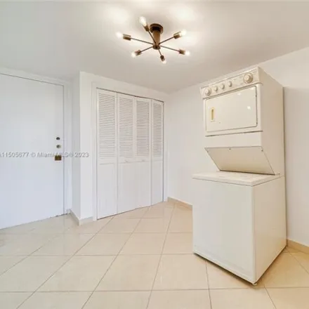 Image 8 - 1601 Northeast 114th Street, Courtly Manor, Miami-Dade County, FL 33181, USA - Condo for sale