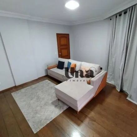 Buy this 4 bed apartment on Rua Espírito Santo in Centro Histórico, Londrina - PR