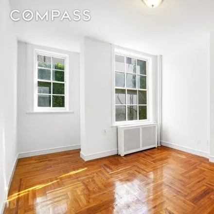 Rent this studio house on 195 Prince Street in New York, NY 10012
