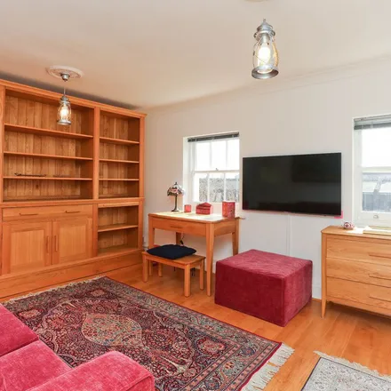 Image 2 - Bricklayers Arms Flyover, London, SE1 5UU, United Kingdom - Apartment for rent