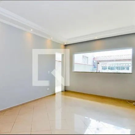 Rent this 3 bed house on Rua Gago Coutinho in Jardim Vila Galvão, Guarulhos - SP