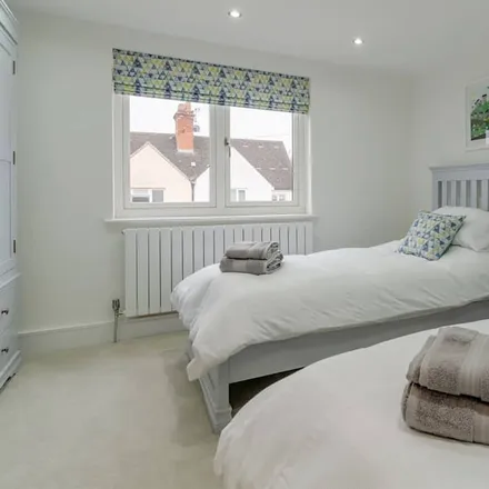 Rent this 3 bed townhouse on Stratford-upon-Avon in CV37 6SL, United Kingdom