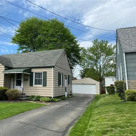Buy this 2 bed house on 538 Smith Avenue in Sharon, PA 16146