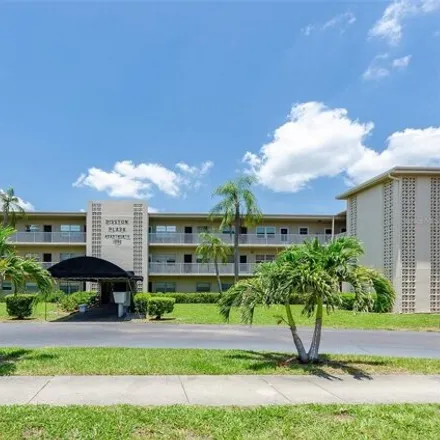 Buy this 1 bed condo on 1000 49th St N Apt 211 in Saint Petersburg, Florida