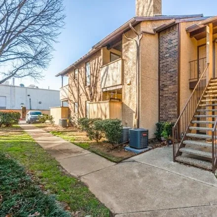 Rent this 1 bed condo on 1260 Harwell Drive in Arlington, TX 76011