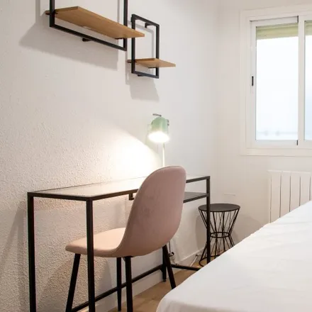 Rent this 3 bed room on Calle de Antolina Merino in 13, 28025 Madrid