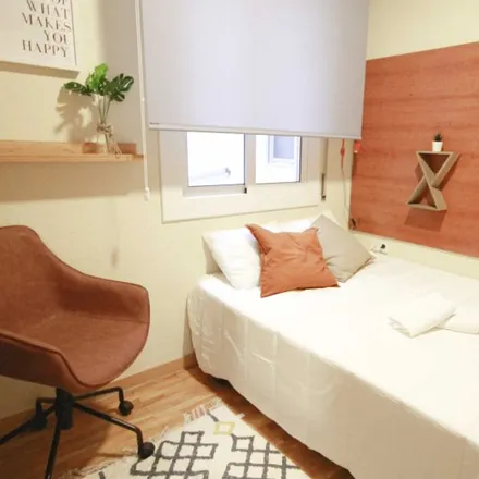 Rent this 5 bed room on Avinguda Diagonal in 400, 08037 Barcelona