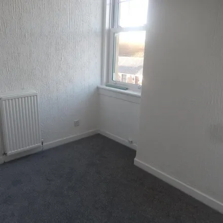 Image 6 - Strathaven Road, Kirkmuirhill, ML11 9RW, United Kingdom - Apartment for rent