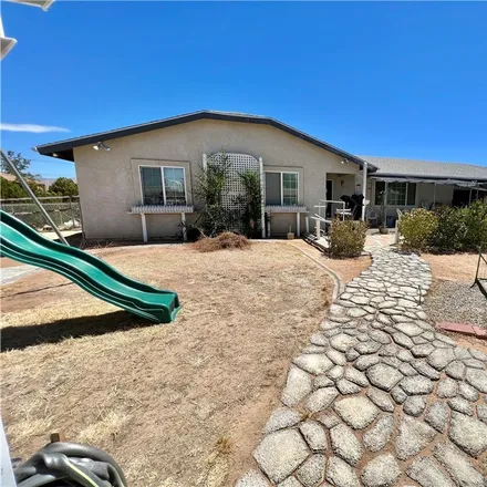 Image 2 - 20987 Ponca Road, Apple Valley, CA 92308, USA - House for sale