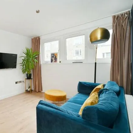 Rent this 1 bed apartment on 437 Fulham Road in London, SW10 9EW