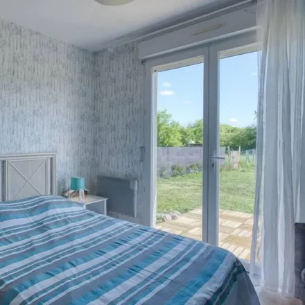 Rent this 3 bed townhouse on 33340 Gaillan-en-Médoc