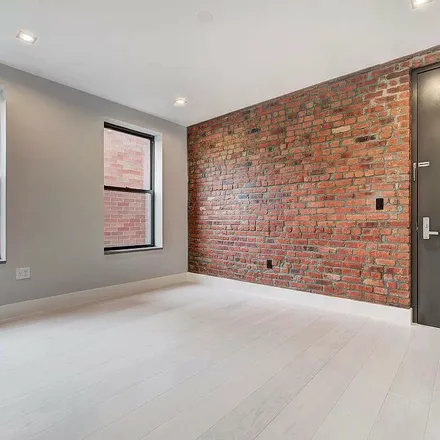 Rent this 3 bed apartment on 195 Stanton Street in New York, NY 10002