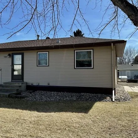 Image 1 - 1138 10th Avenue Northeast, Aberdeen, SD 57401, USA - House for sale