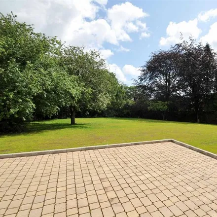 Image 3 - Tinacre Hill, Tettenhall Wood, WV6 8DB, United Kingdom - House for rent