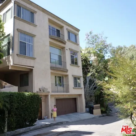 Image 1 - 9301 Lloydcrest Drive, Beverly Hills, CA 90210, USA - House for rent
