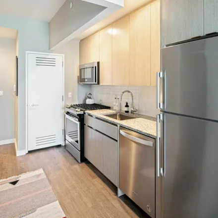 Rent this 1 bed apartment on 5 Pointz in Jackson Avenue, New York