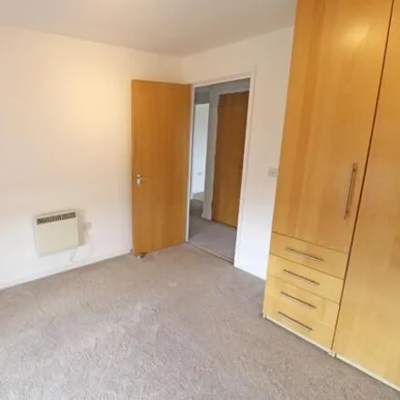 Image 9 - Sewell Close, Grays, RM16 6AG, United Kingdom - Room for rent