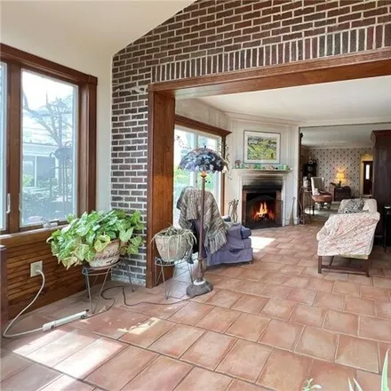 Image 7 - 83 Harborview Place, New York, NY 10305, USA - House for sale
