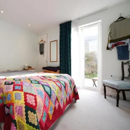Image 4 - 7 Bayford Road, London, NW10 5DN, United Kingdom - Apartment for sale