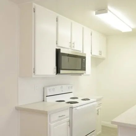 Image 7 - 530 South Manhattan Place, Los Angeles, CA 90020, USA - House for rent