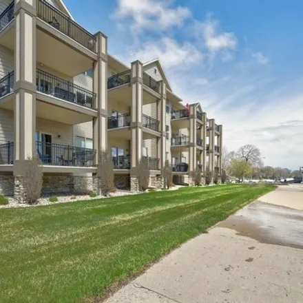 Buy this 2 bed condo on 298 Minnewashta Beach Road in Arnolds Park, Dickinson County