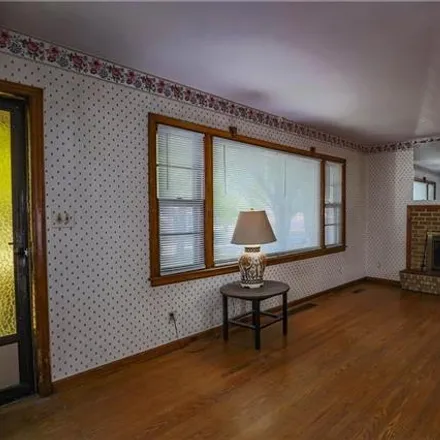 Image 3 - 9785 East 34th Street South, Independence, MO 64052, USA - House for sale