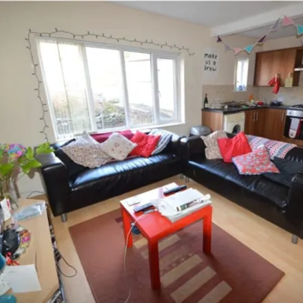 Rent this 3 bed townhouse on Back Brudenell Road in Leeds, LS6 1JY