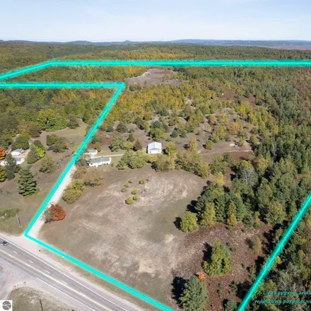 Image 2 - East Traverse Highway, Traverse City, MI 49684, USA - House for sale