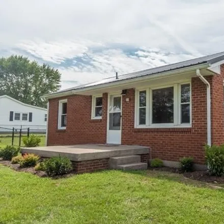 Rent this 3 bed house on 143 McCurdy Road in White House, TN 37188
