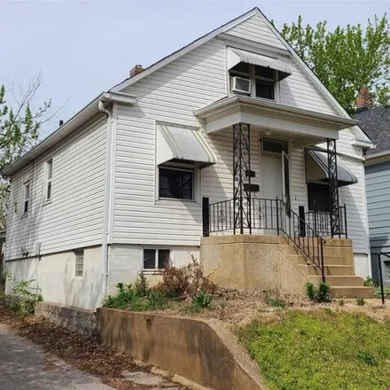 Buy this 3 bed house on 4700 Dahlia Avenue in St. Louis, MO 63116