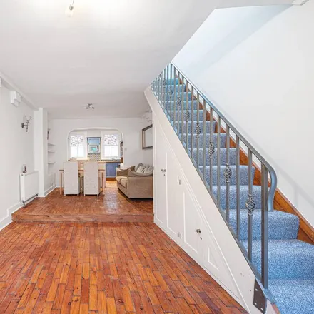 Rent this 2 bed townhouse on Armoury Fitness in 25 Pond Street, London