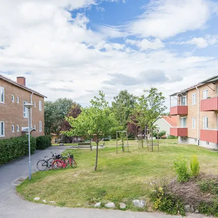 Rent this 2 bed apartment on Tunbyvägen 71A in 722 18 Västerås, Sweden