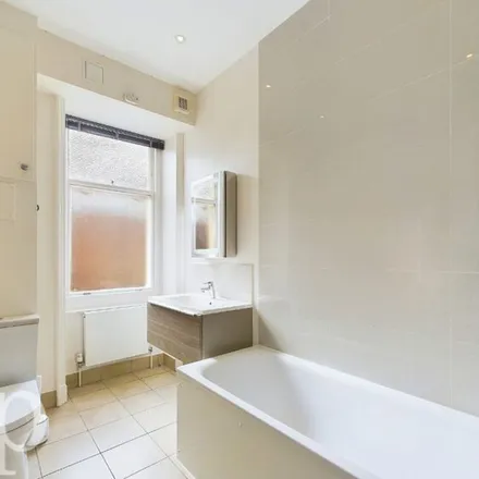 Image 3 - 1-12 Ridgmount Gardens, London, WC1E 7AP, United Kingdom - Apartment for rent