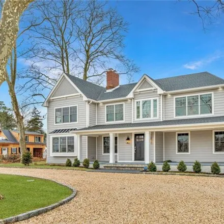 Rent this 5 bed house on 24 Indian Run in Southampton, East Quogue