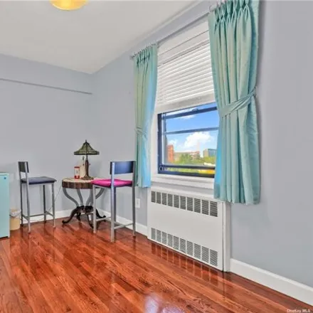 Image 9 - 25-40 Union Street, New York, NY 11354, USA - Apartment for sale
