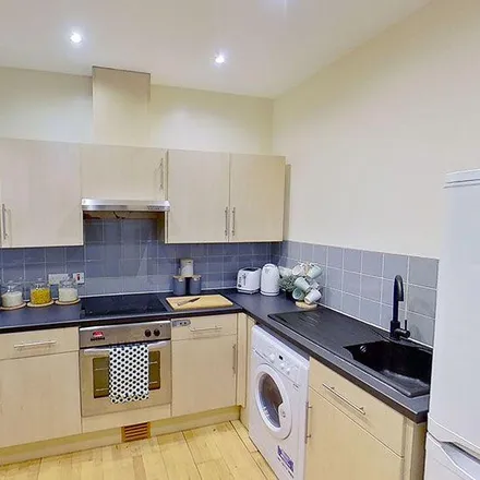 Rent this 5 bed townhouse on 253;255 Mansfield Road in Nottingham, NG1 3FT