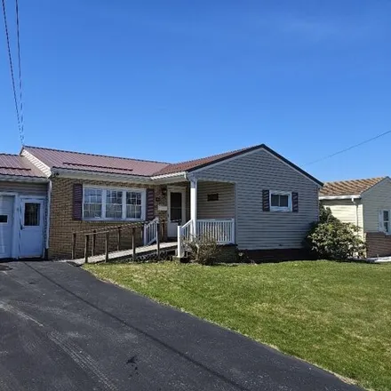 Buy this 3 bed house on 400 Clarion Street in Clearfield, PA 16830